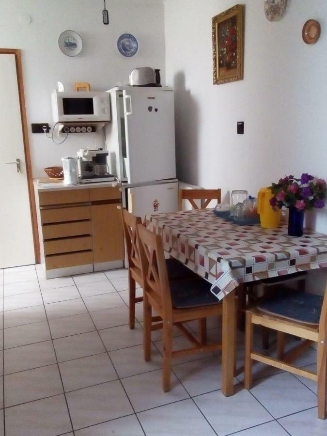 Kata Vendeghaz Hotel Balatonfured Bagian luar foto