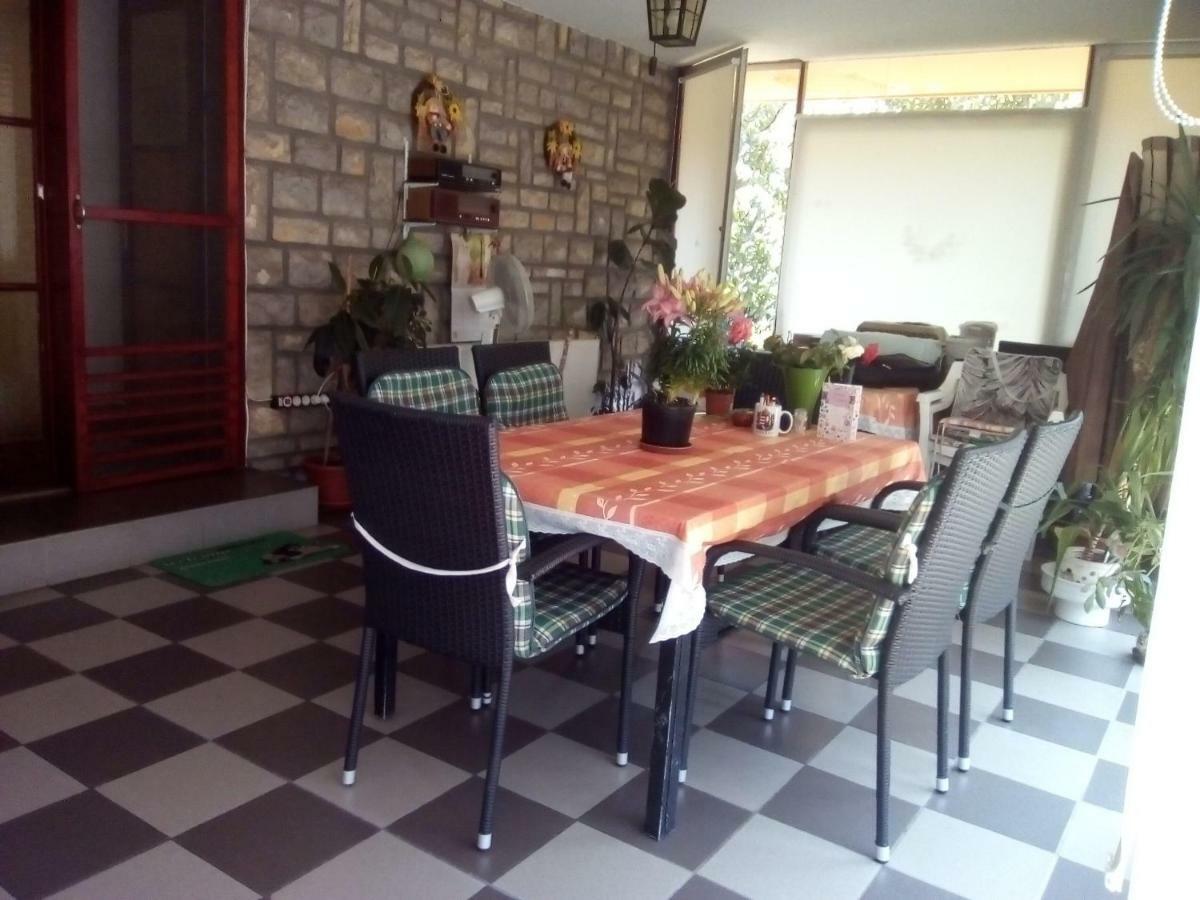 Kata Vendeghaz Hotel Balatonfured Bagian luar foto