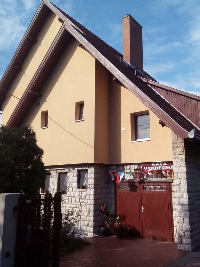 Kata Vendeghaz Hotel Balatonfured Bagian luar foto