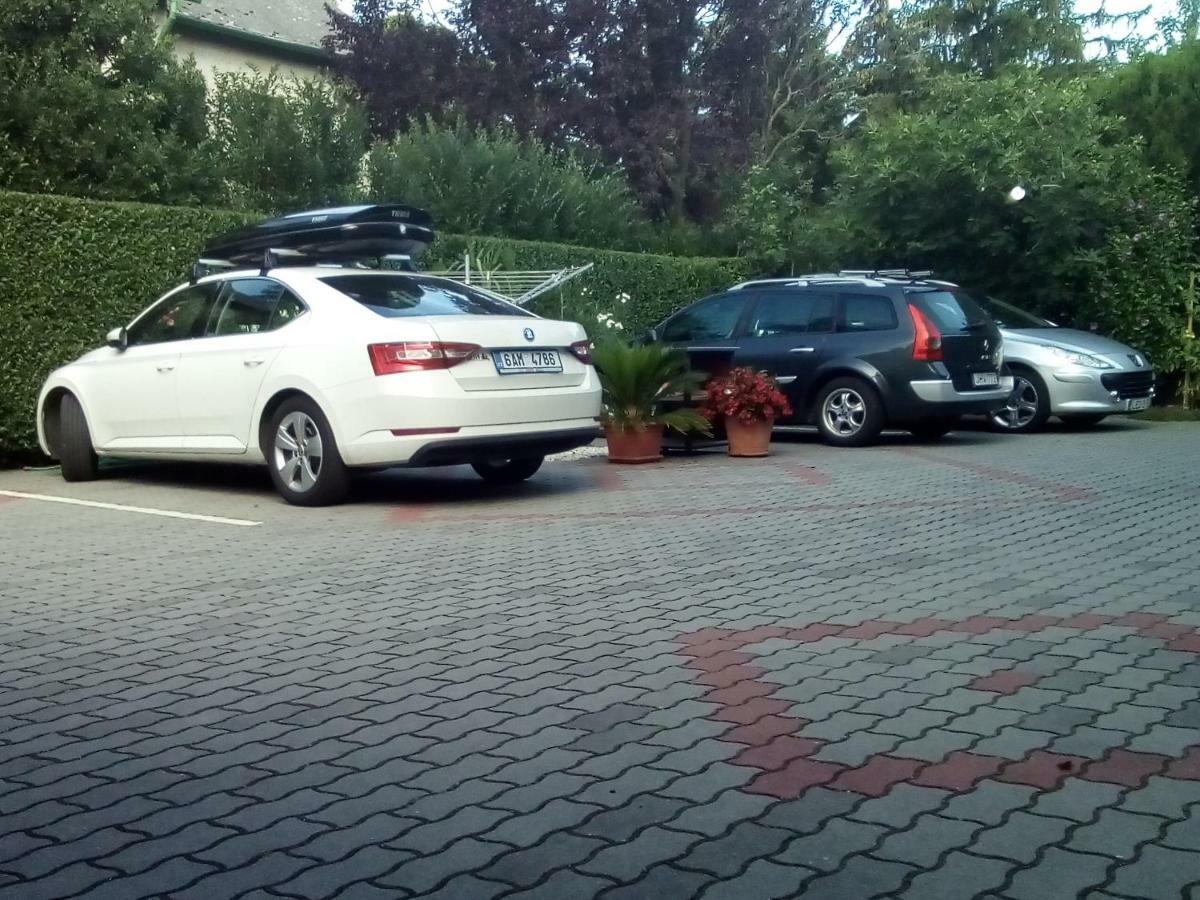 Kata Vendeghaz Hotel Balatonfured Bagian luar foto